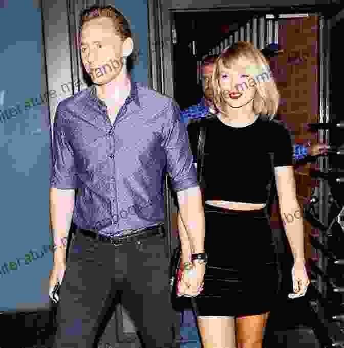 Taylor Swift With Her Boyfriend, Tom Hiddleston Taylor Swift: Issue #10 (Scoop The Unauthorized Biography 11)
